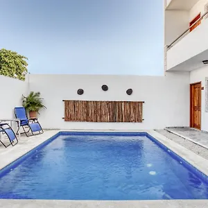 Capital O Yukon 2*, Playa del Carmen Mexiko